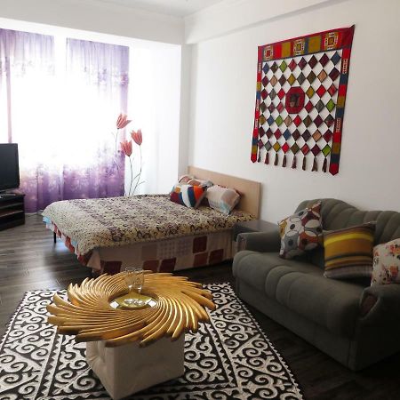 Bishkek House Apartament ภายนอก รูปภาพ