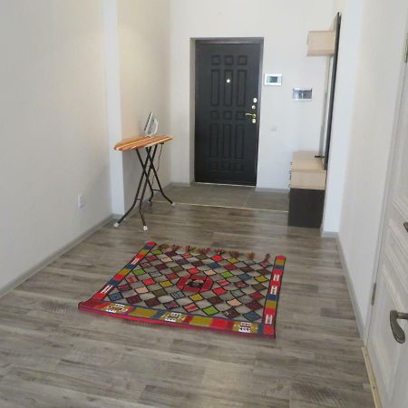 Bishkek House Apartament ภายนอก รูปภาพ