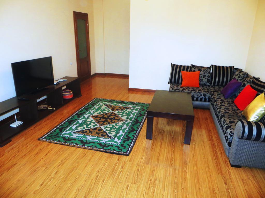 Bishkek House Apartament ภายนอก รูปภาพ