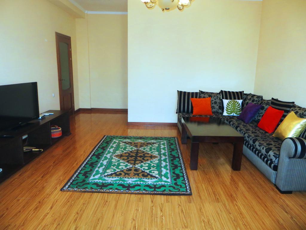 Bishkek House Apartament ภายนอก รูปภาพ