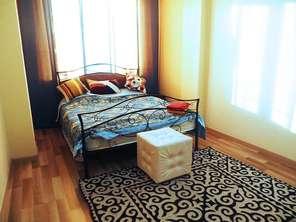 Bishkek House Apartament ภายนอก รูปภาพ