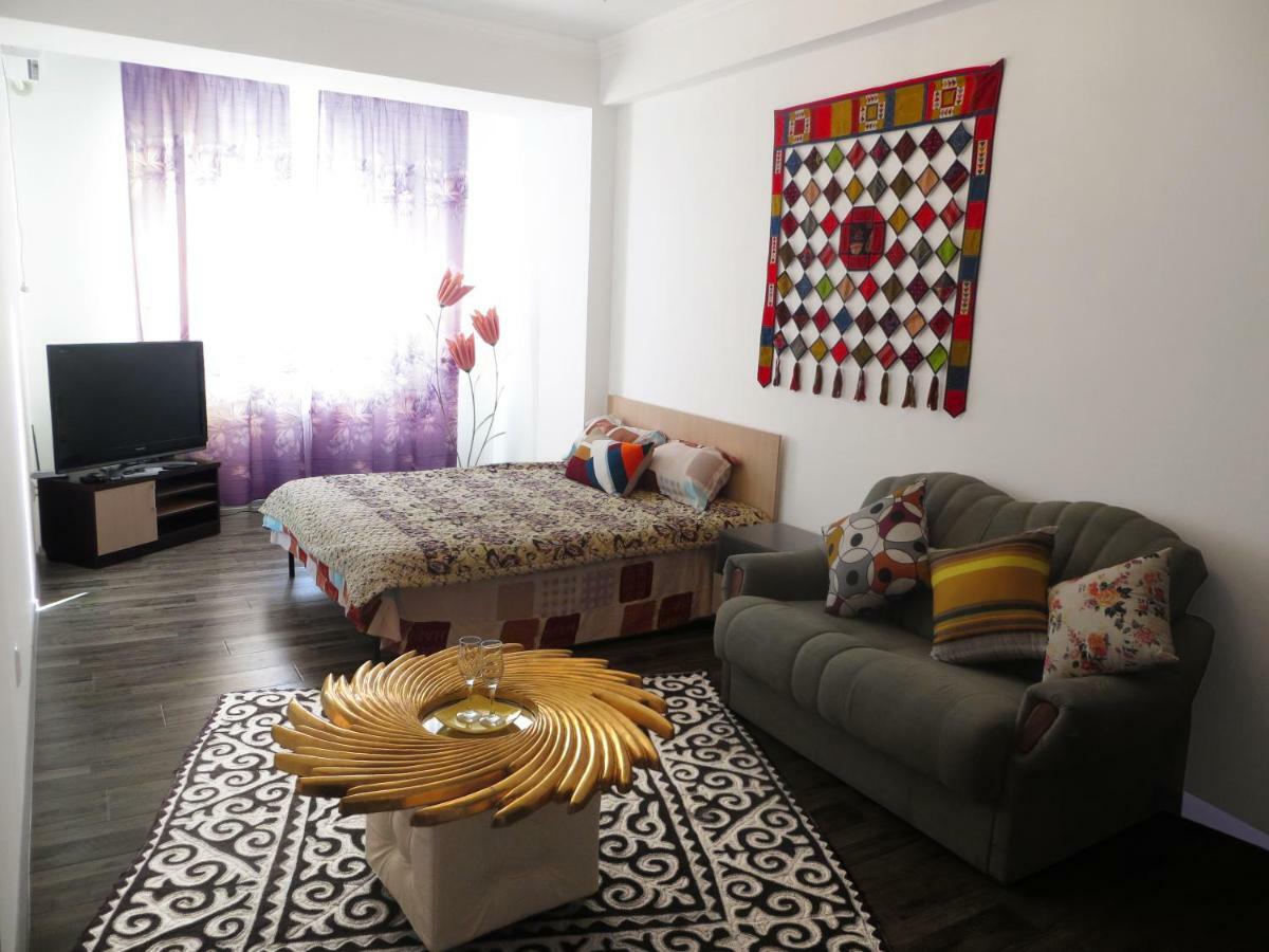 Bishkek House Apartament ภายนอก รูปภาพ